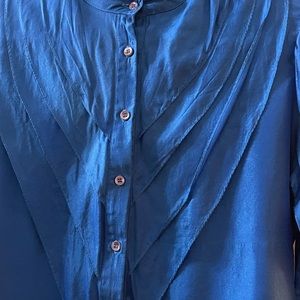 50% off sale amazing 💙💙💙💙💙💙💙100% silk vintage women’s long sleeve blouse